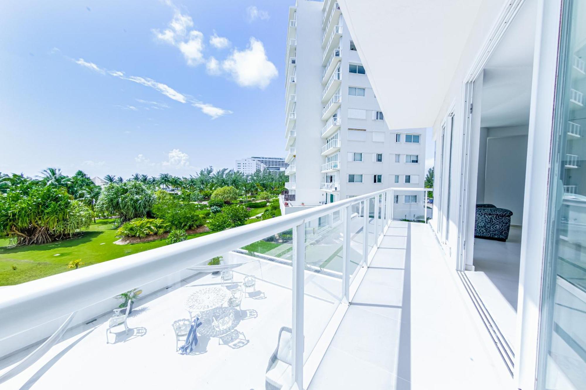 New Beachfront Luxury Apartments Cancún Exterior foto