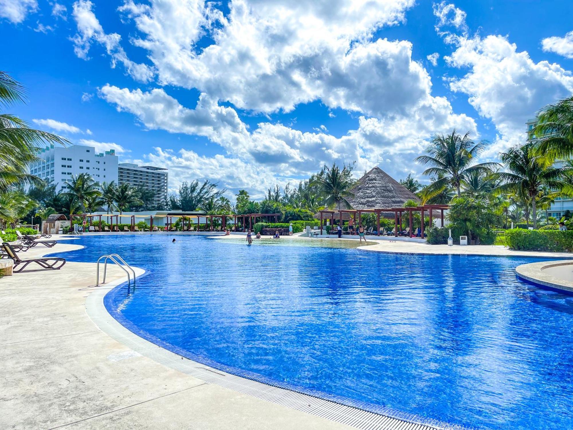 New Beachfront Luxury Apartments Cancún Exterior foto